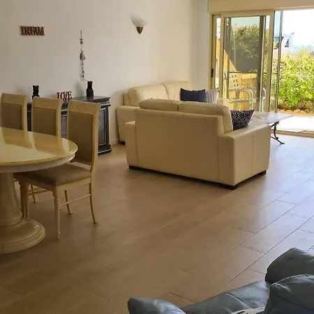 Апартаменты Luxurious Mistral
